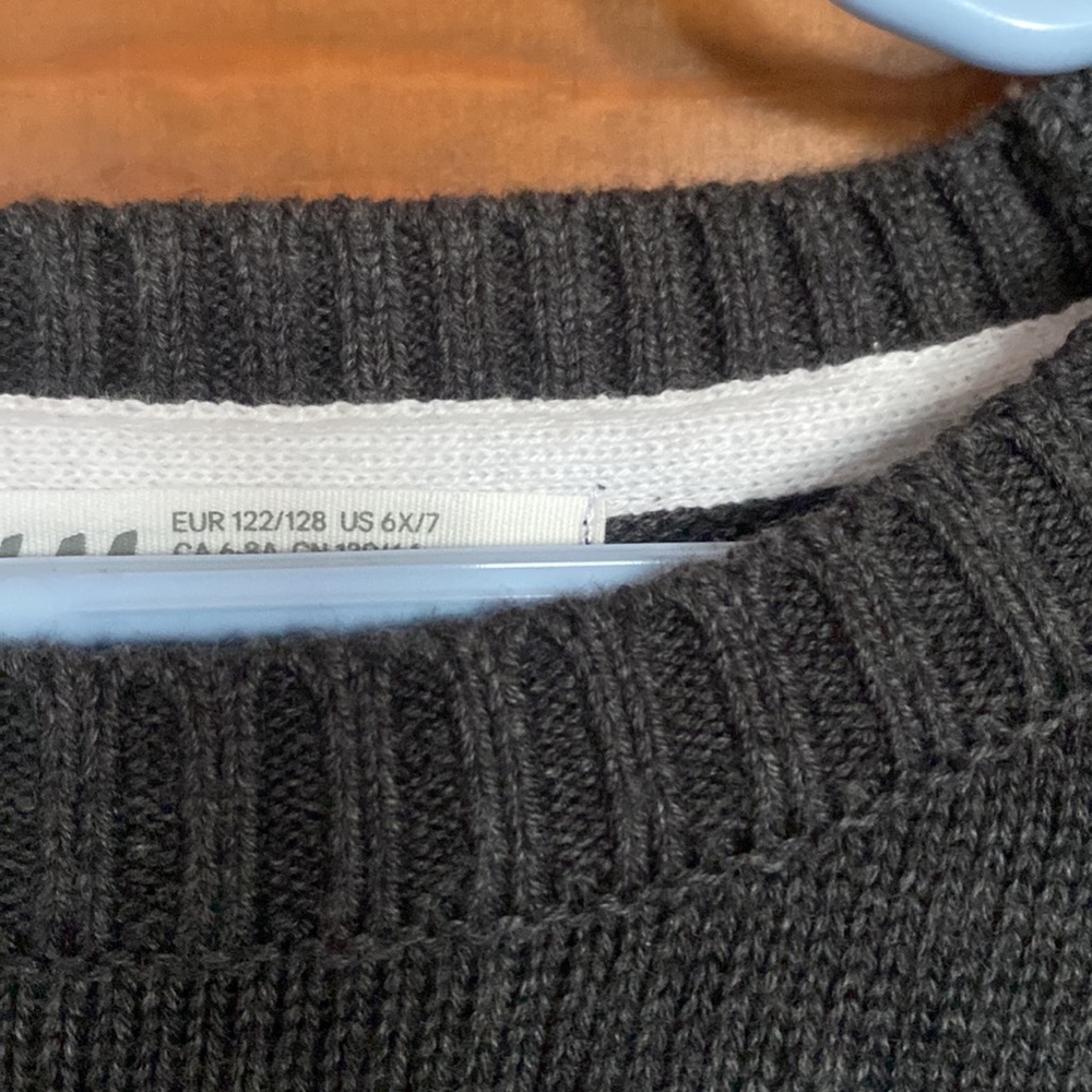 NWOT H&M winter/holiday sweater. Two sizes available. Price each. 5t/6 or 6x/7 - Picture 6 of 9